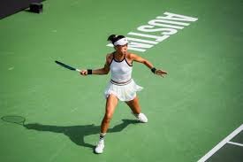 博弈论：混合策略如何降低被剥削概率。（博弈论视角：混合策略为何能减少被对手剥削的风险）