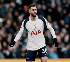 铃木一朗在 2019 年东京巨蛋退役赛后，在午夜时分绕场感谢数万名不愿离去的球迷